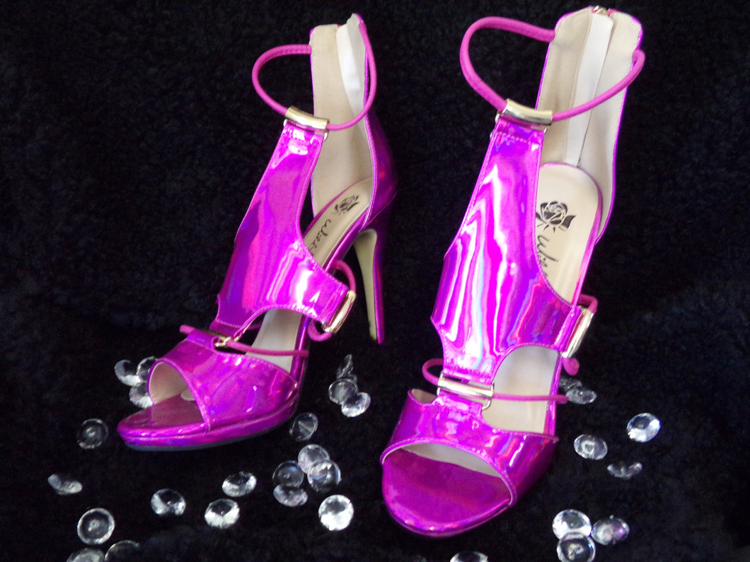 Mirrored Diva stiletto  Available in size 10