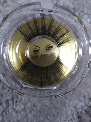 Meika's Alluring i Lashes 3D Mink Strip Eyelashes Style Bougie