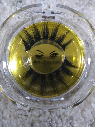 Meika's Alluring i Lashes 3D Mink Strip Eyelashes Style Sassy